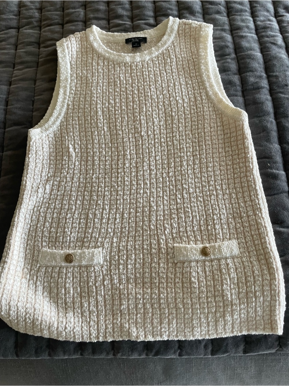 Elegant Knit Sleeveless Sweater